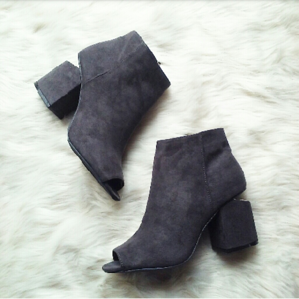 //The Natasha// Charcoal grey cutout boots